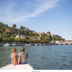 La Rose Sur Meuse Vila Haybes Exterior foto
